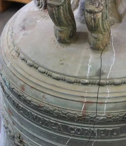Bell crown Bell crown